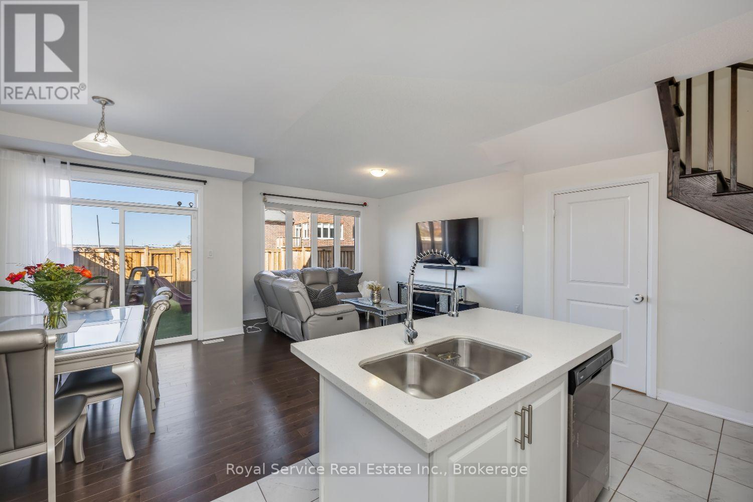 3 Horizon Avenue Property Photo 12