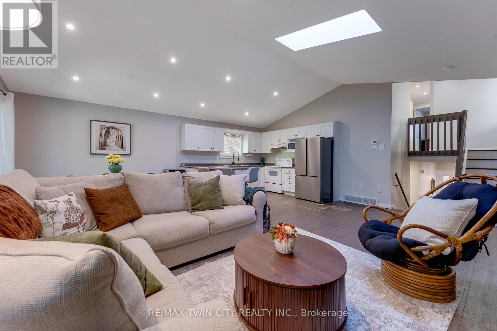 268 Keewatin Avenue Property Photo 8