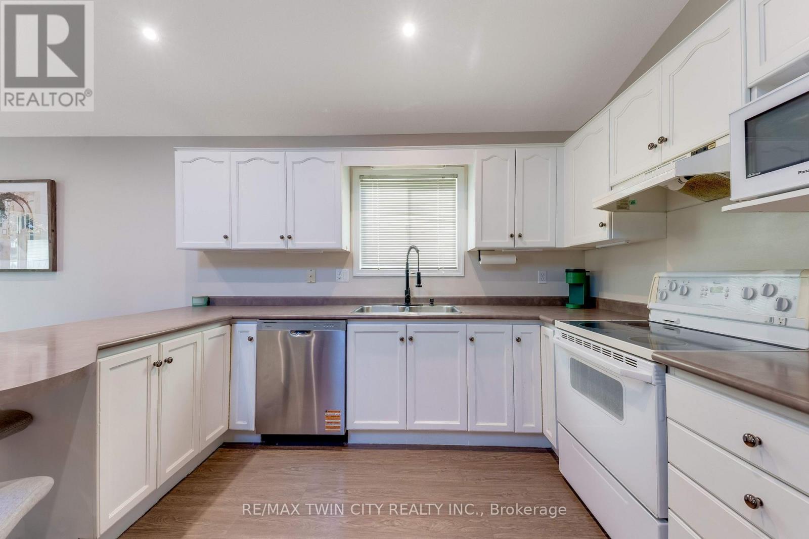 268 Keewatin Avenue Property Photo 10