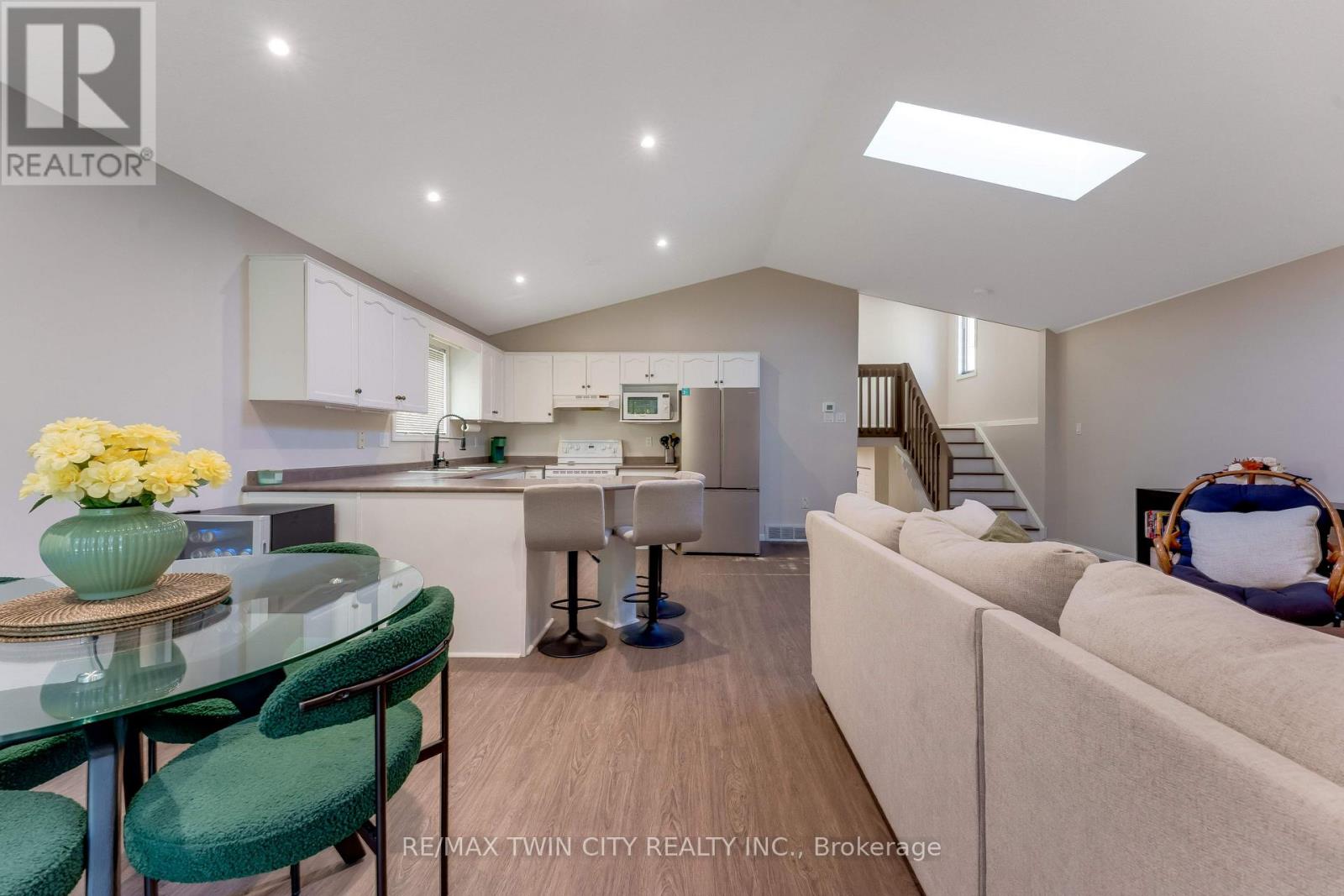 268 Keewatin Avenue Property Photo 14