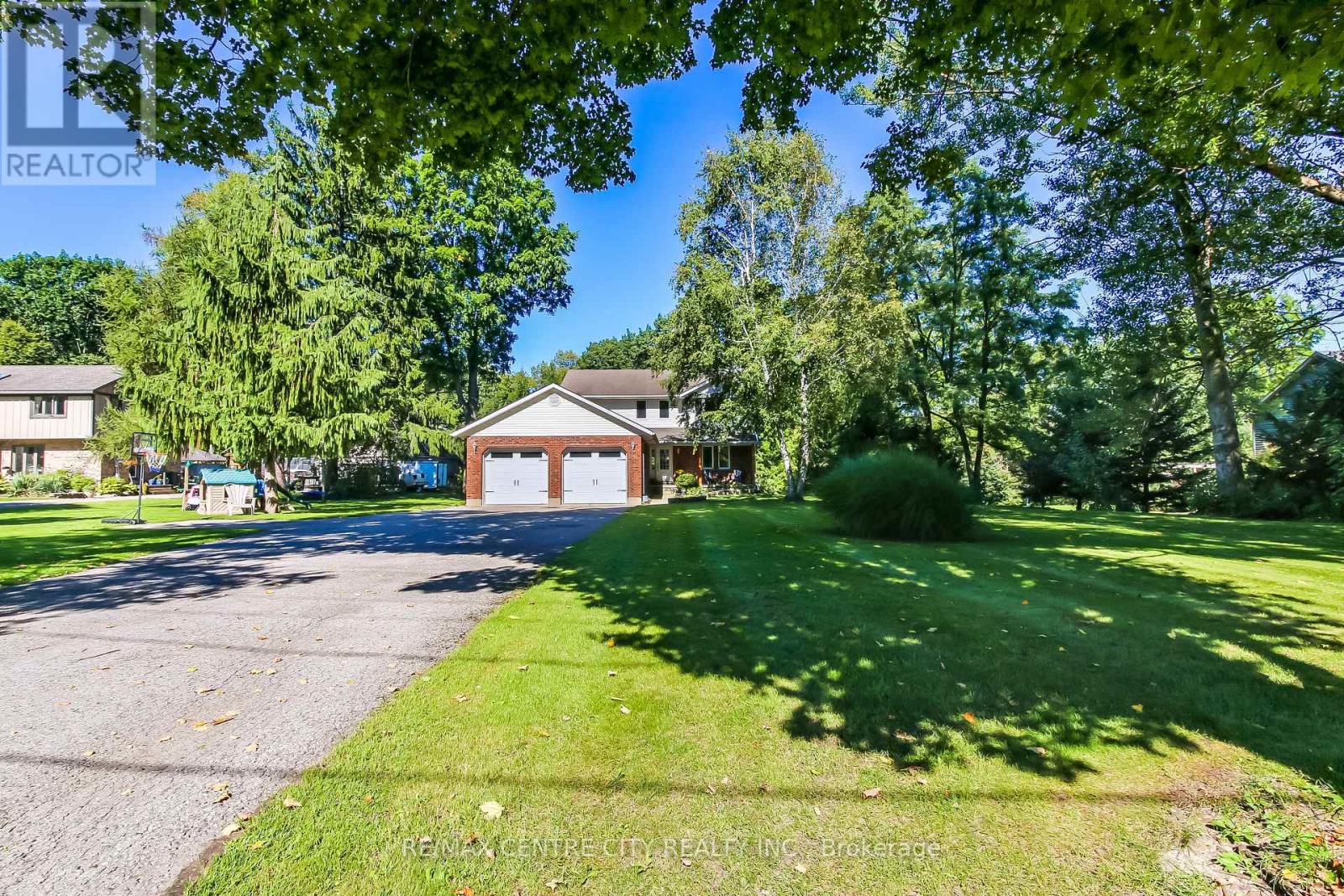 37450 Lake Line Property Photo 2