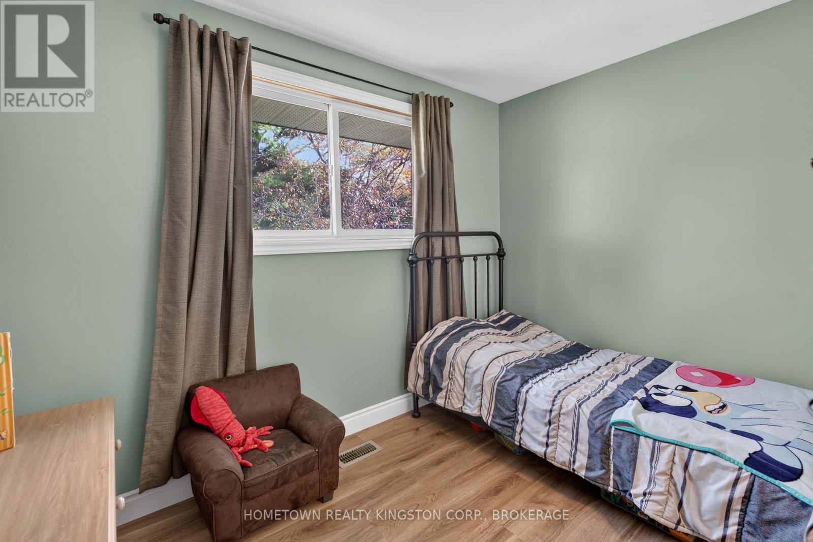 192 Camberley Crescent Property Photo 10