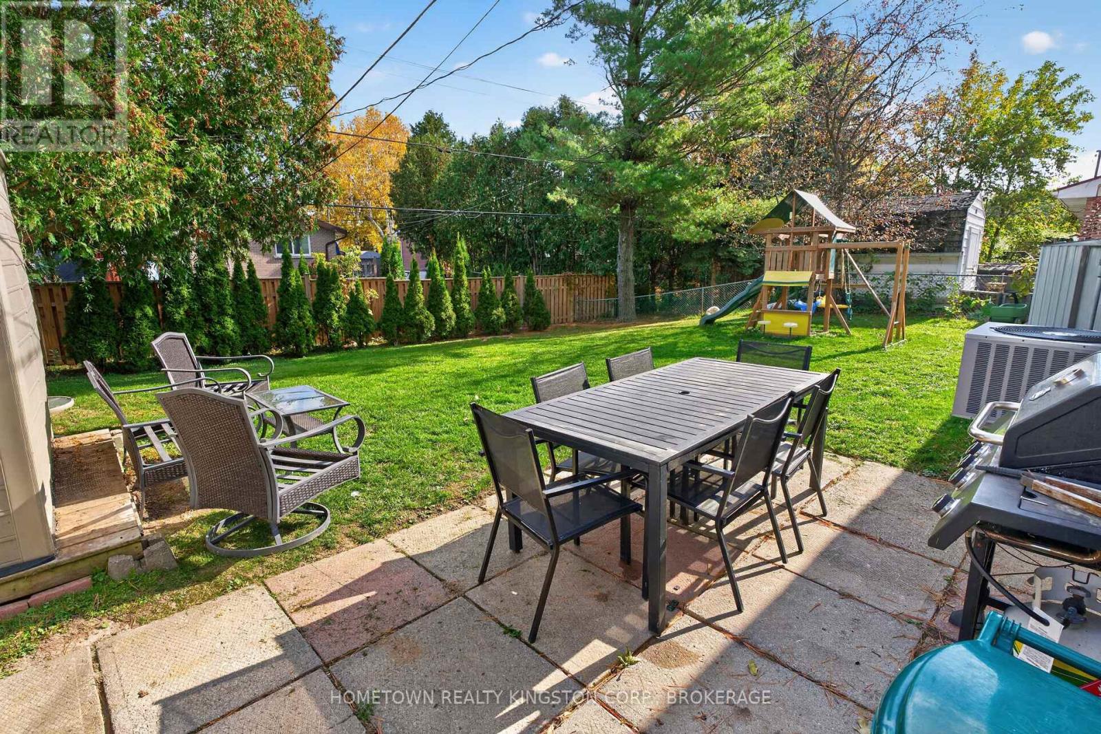 192 Camberley Crescent Property Photo 16