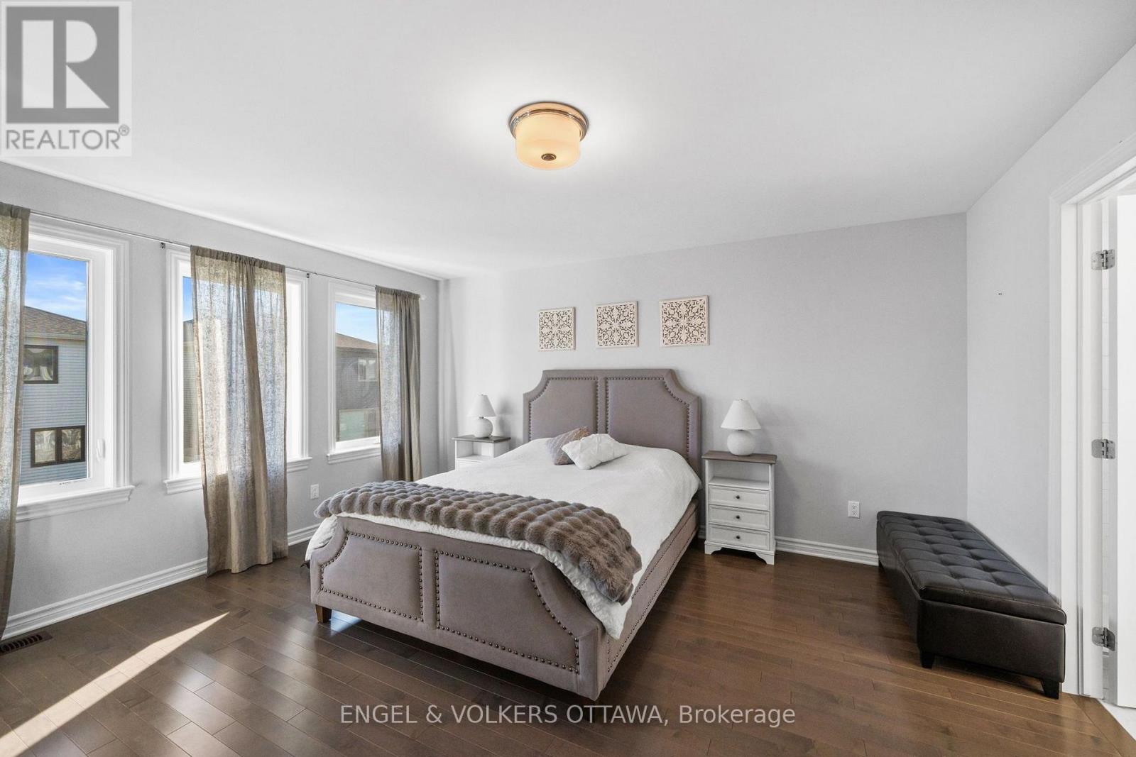 633 Moonflower Crescent Property Photo 18
