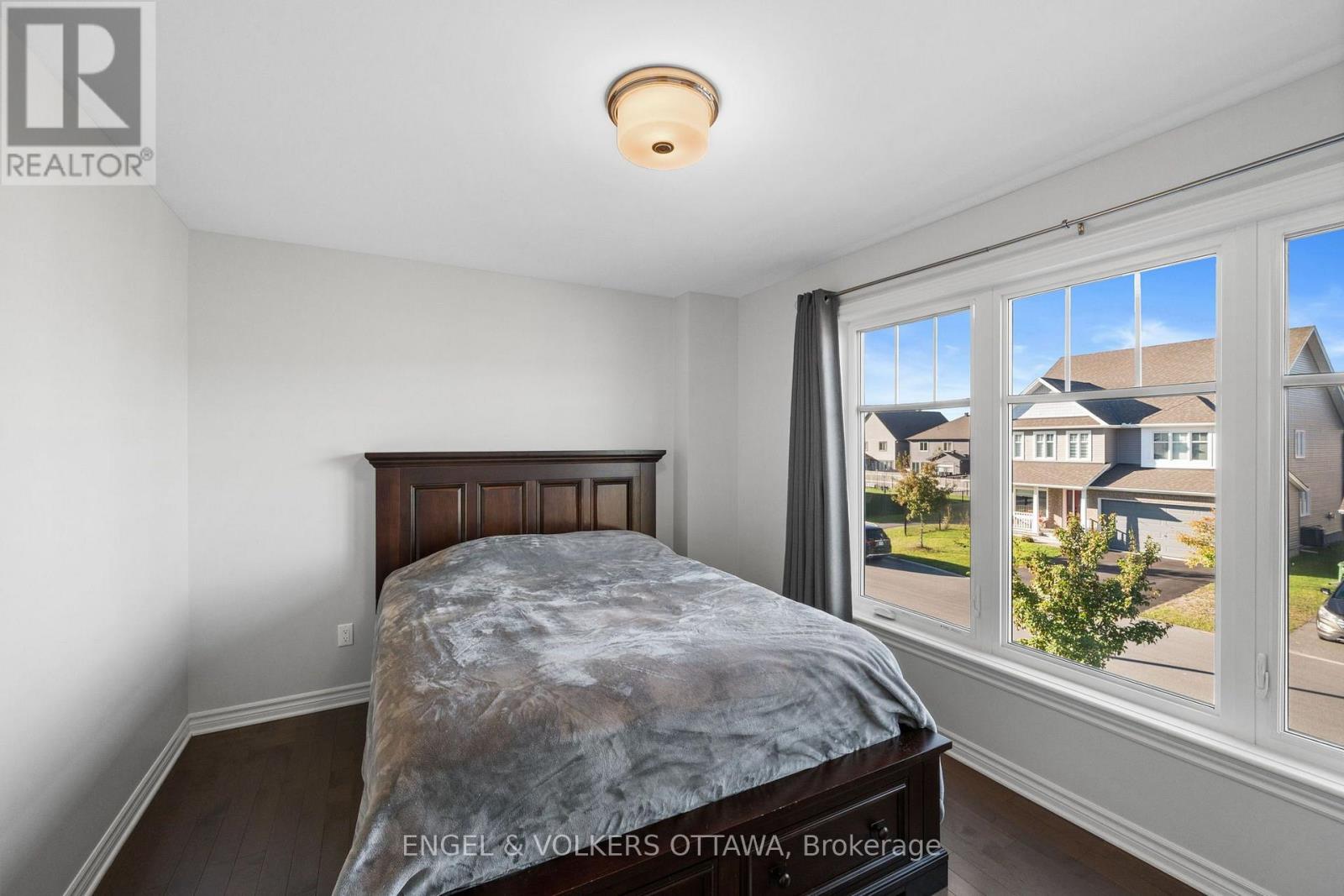 633 Moonflower Crescent Property Photo 24