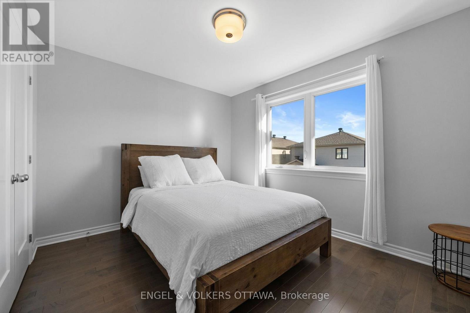633 Moonflower Crescent Property Photo 25
