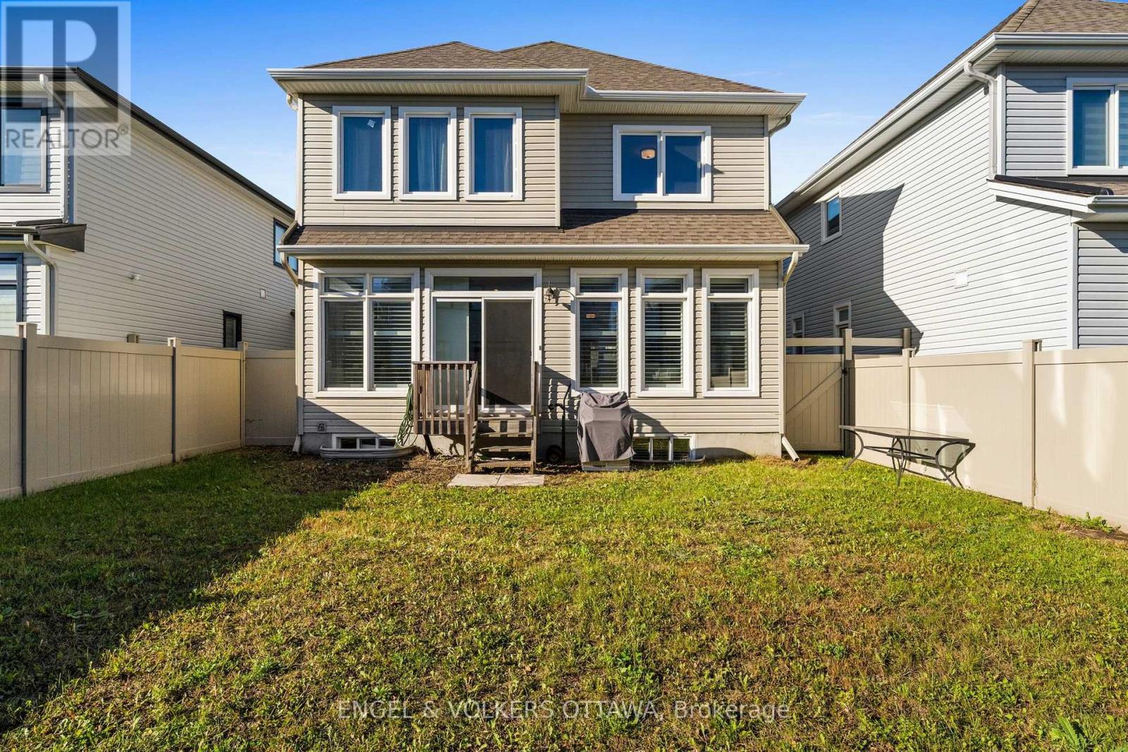 633 Moonflower Crescent Property Photo 30