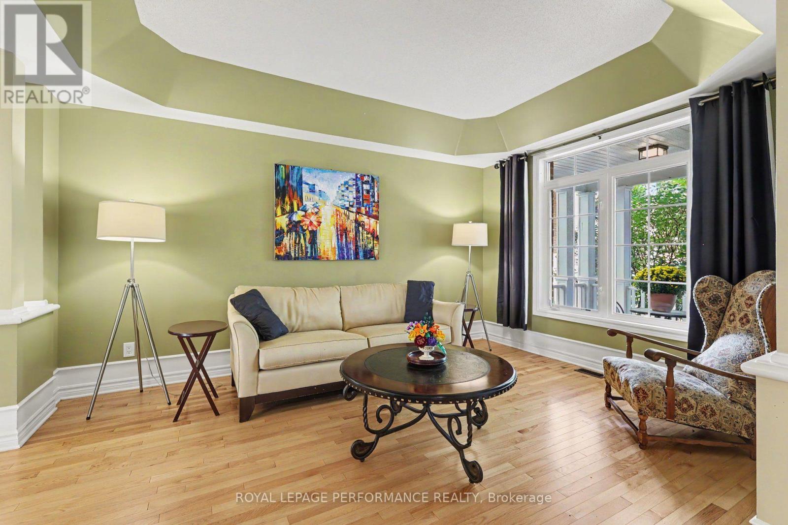 1033 Red Spruce Street Property Photo 3