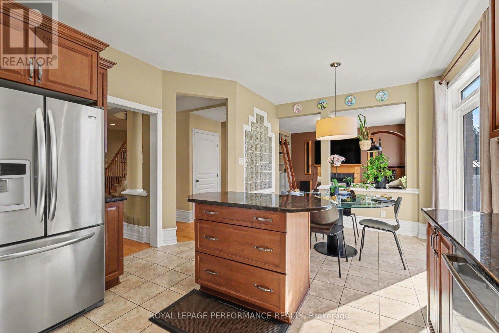 1033 Red Spruce Street Property Photo 8