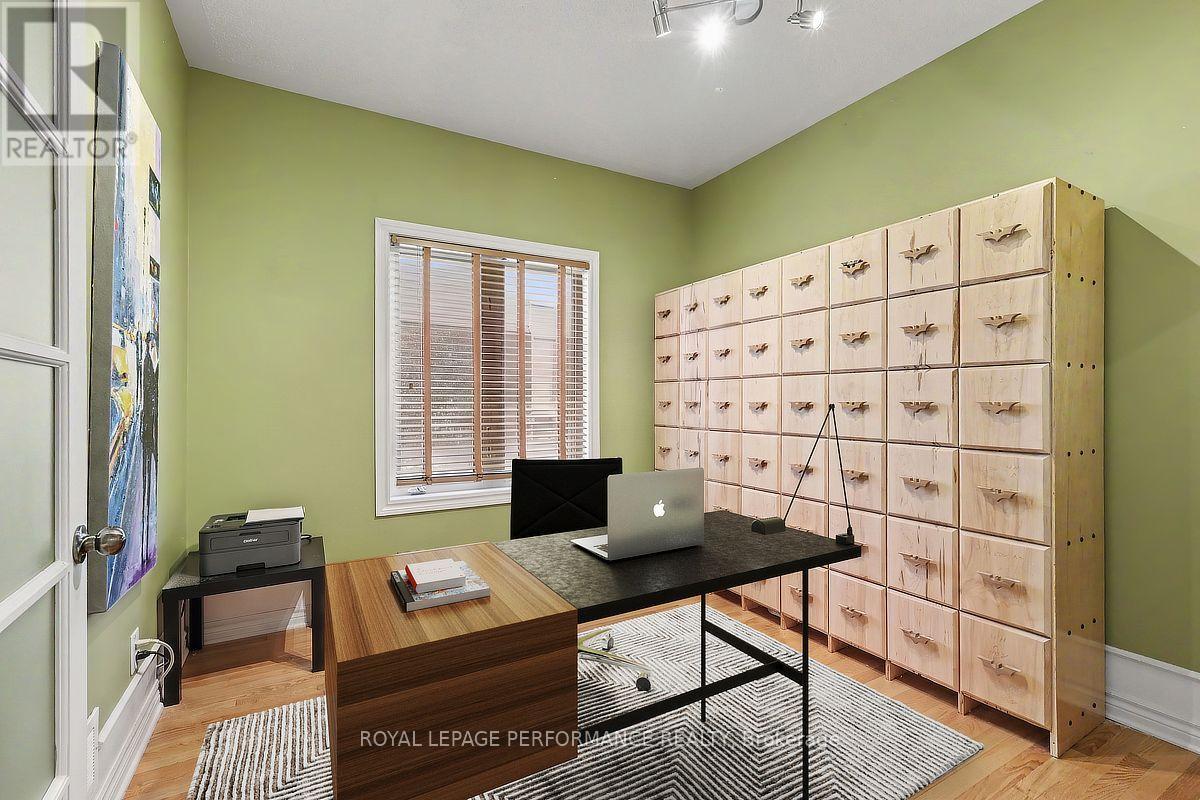 1033 Red Spruce Street Property Photo 12