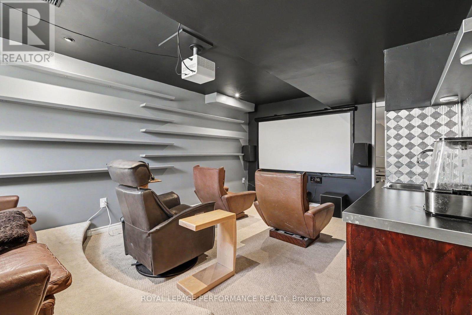 1033 Red Spruce Street Property Photo 28