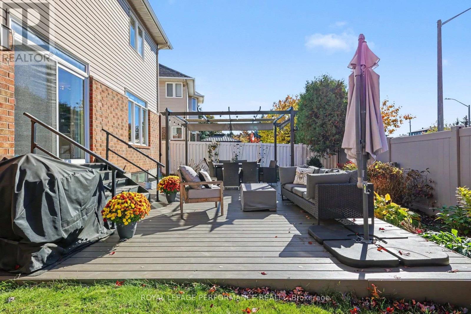 1033 Red Spruce Street Property Photo 31