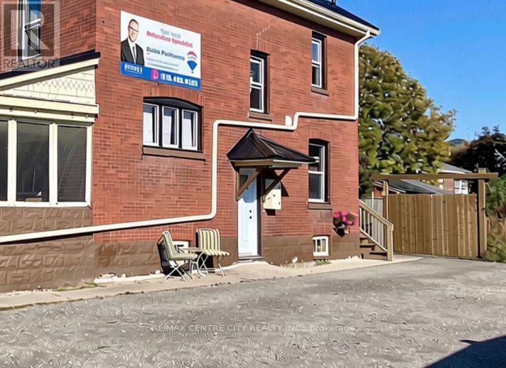 Lower - 183 William Street Property Photo 2