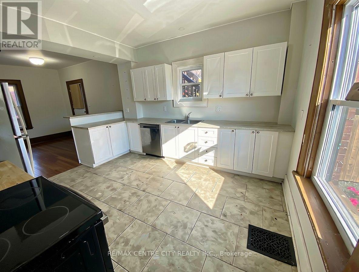 Lower - 183 William Street Property Photo 4