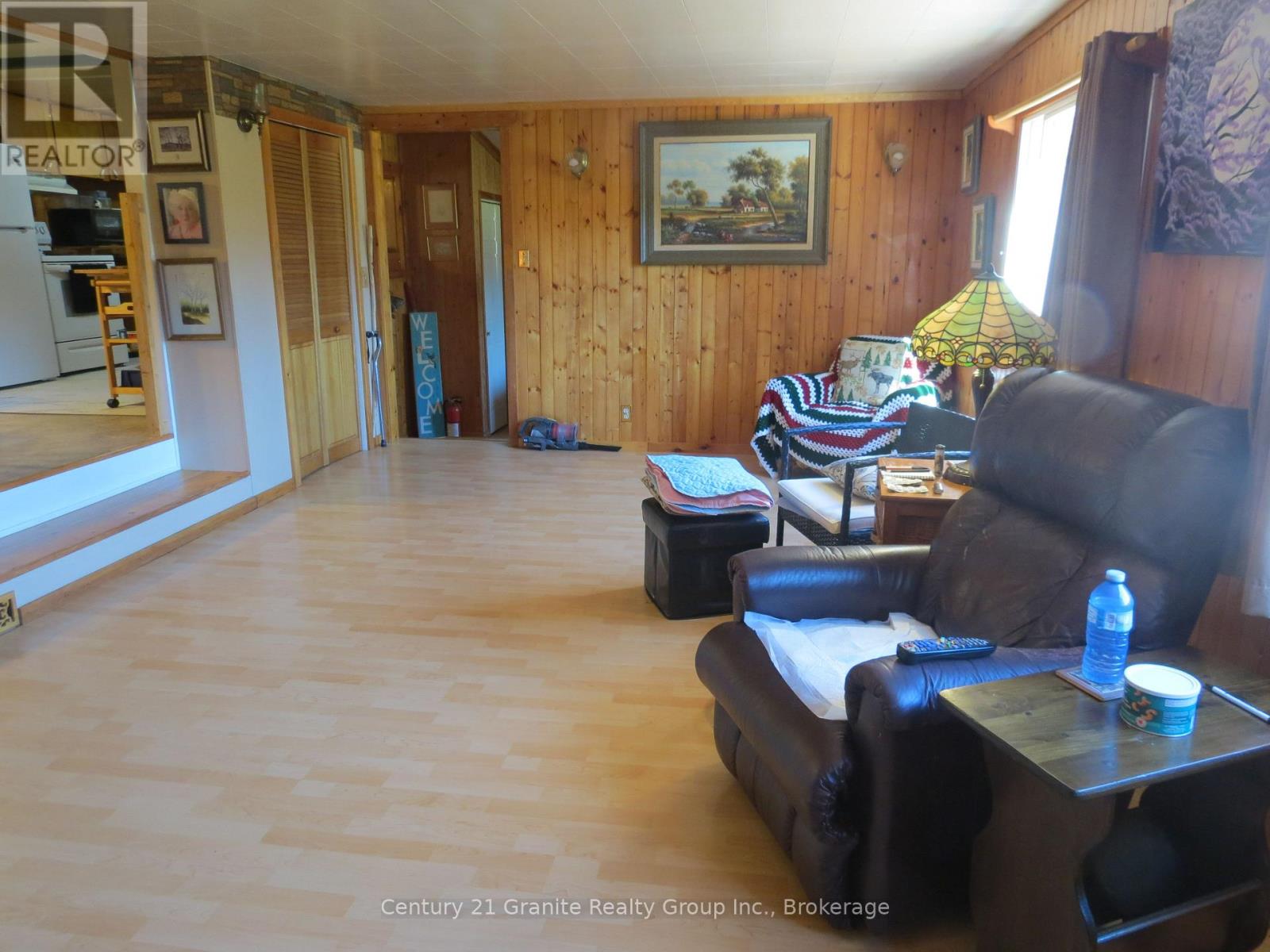 1084 South Algonquin Road Property Photo 5