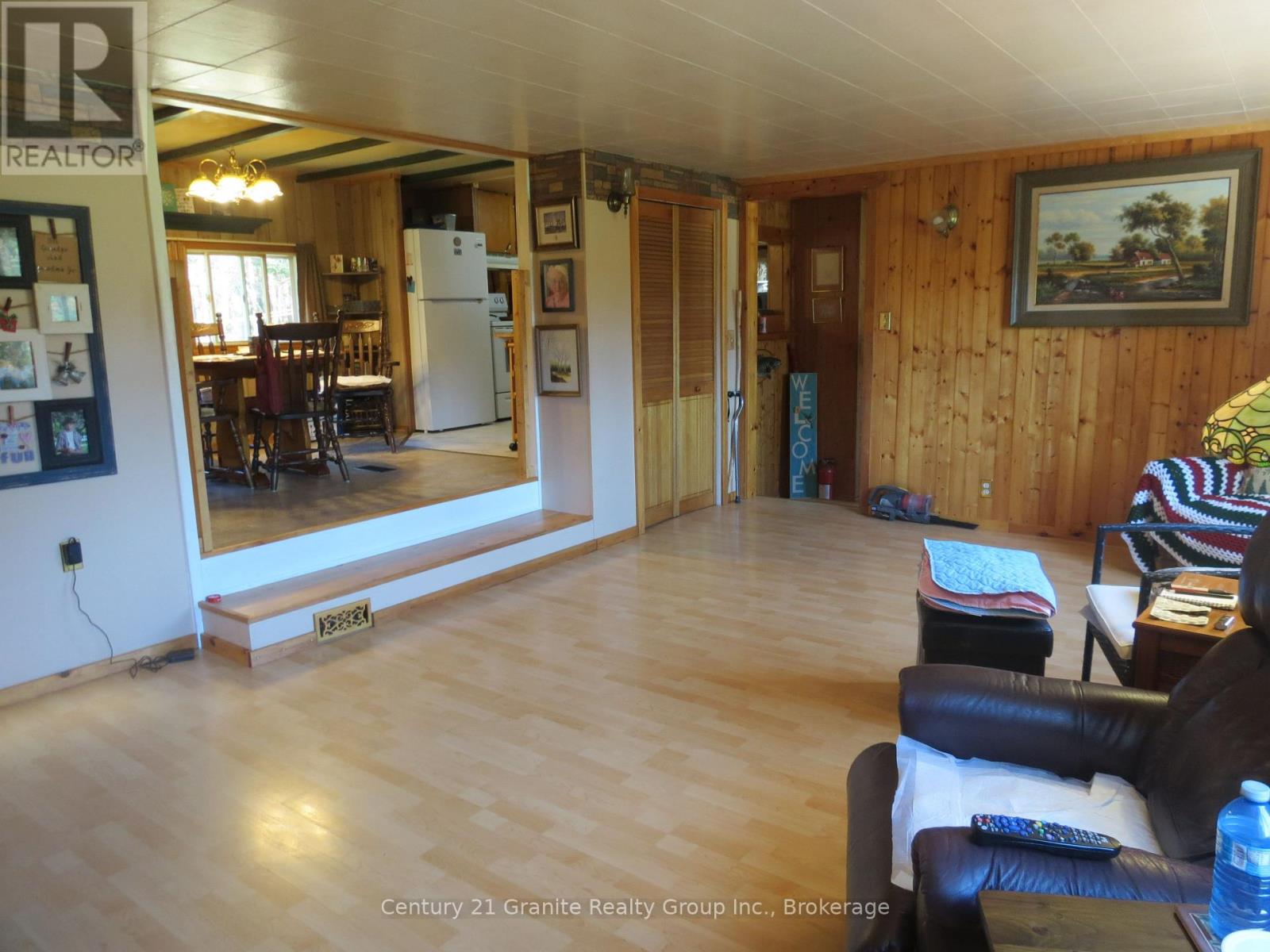 1084 South Algonquin Road Property Photo 6