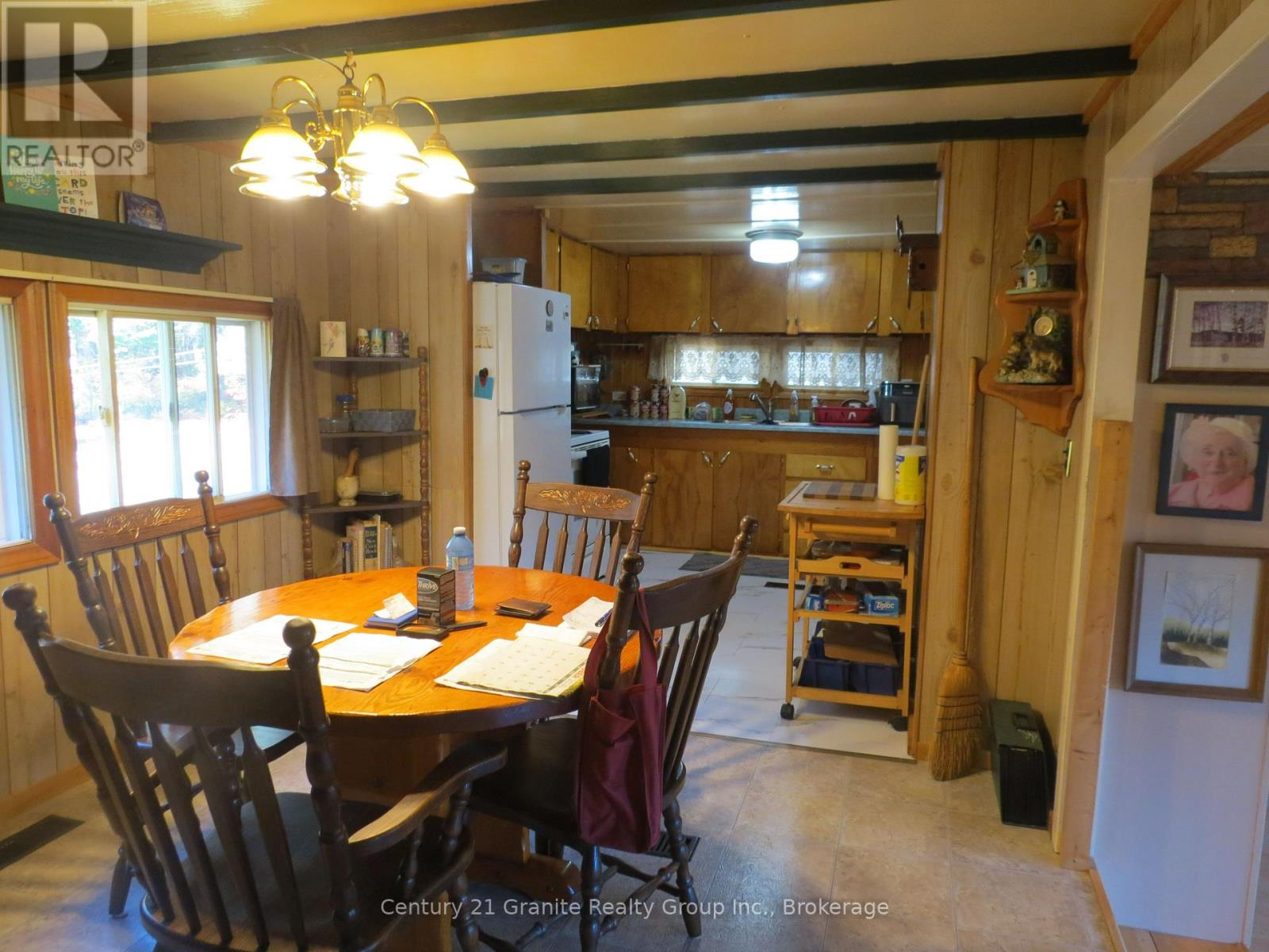 1084 South Algonquin Road Property Photo 8