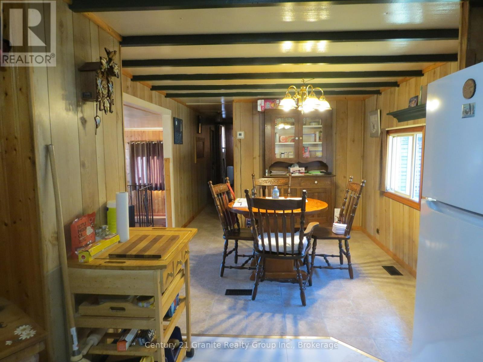 1084 South Algonquin Road Property Photo 9