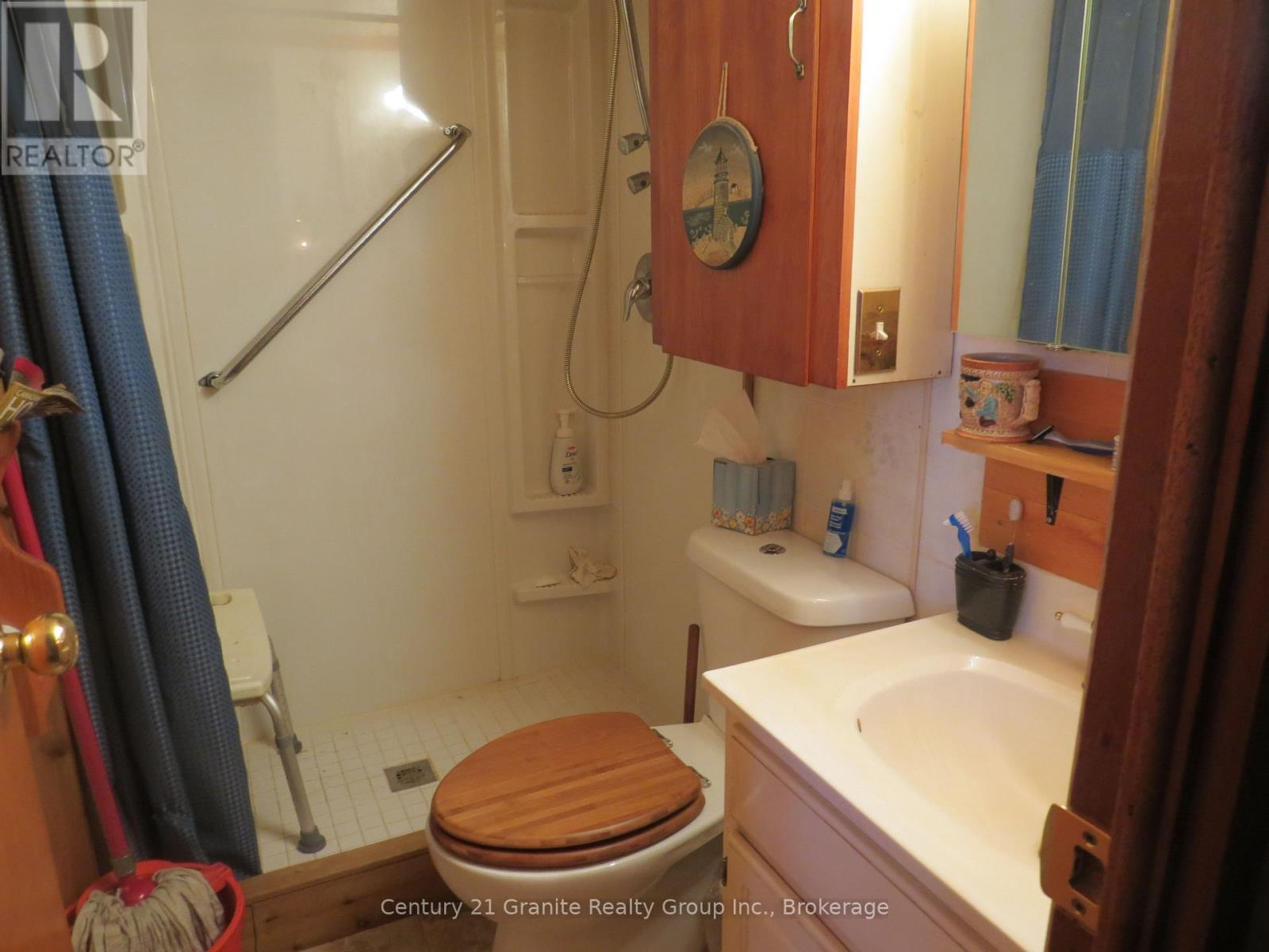 1084 South Algonquin Road Property Photo 12