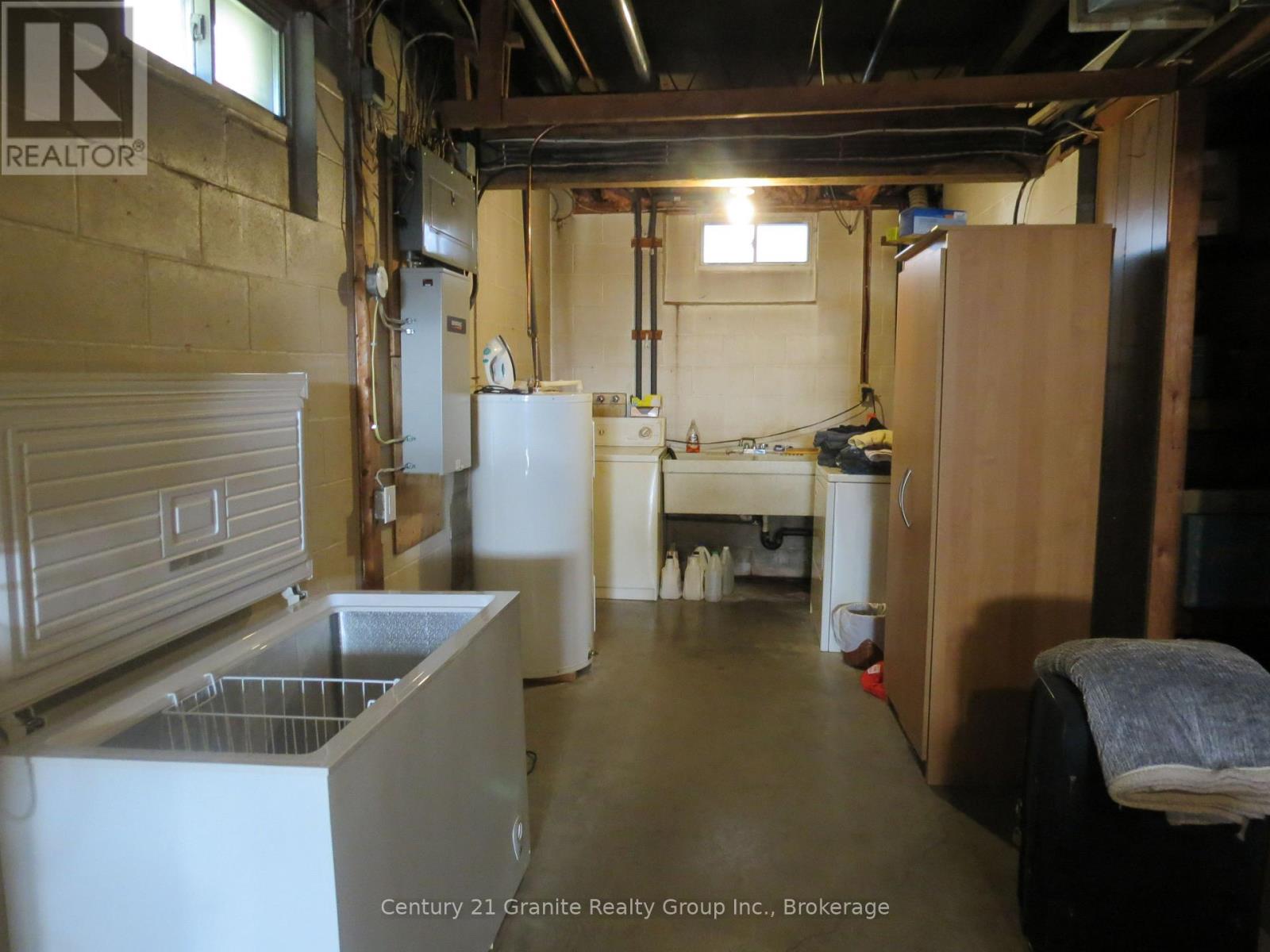1084 South Algonquin Road Property Photo 14