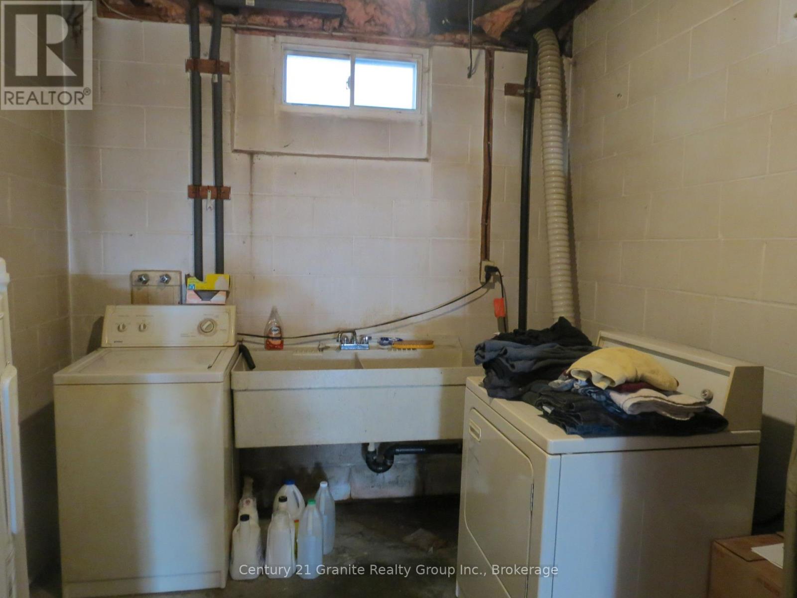 1084 South Algonquin Road Property Photo 15