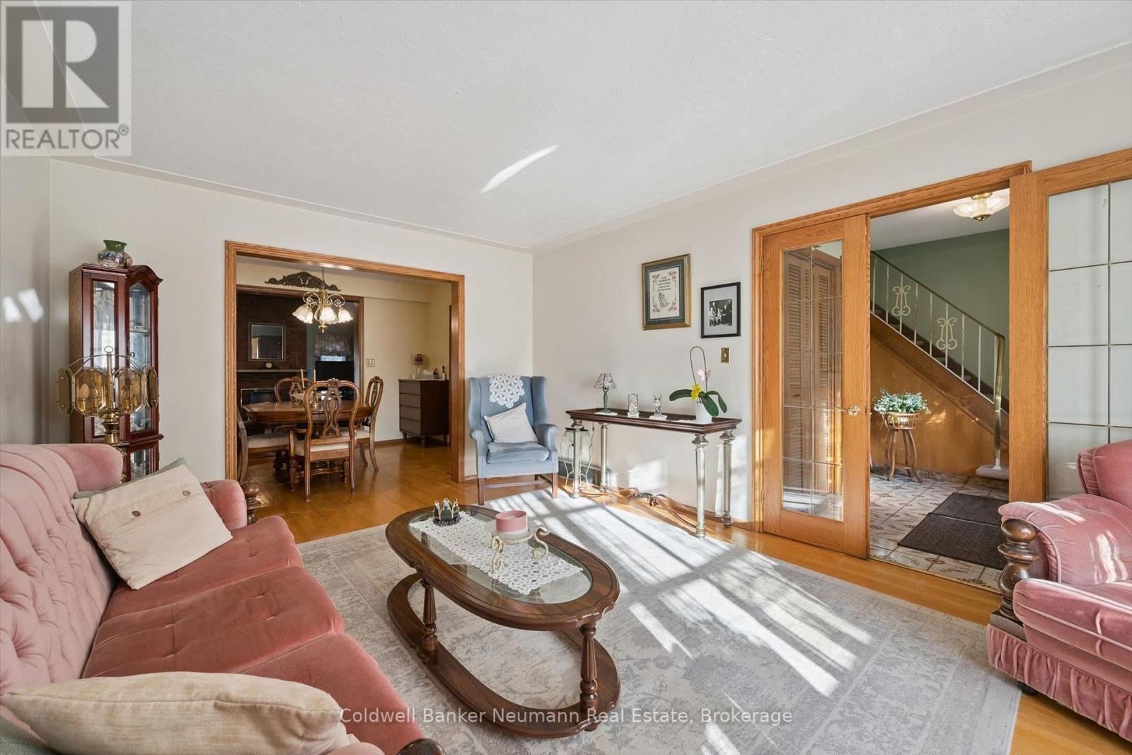 48 Westminster Avenue Property Photo 5