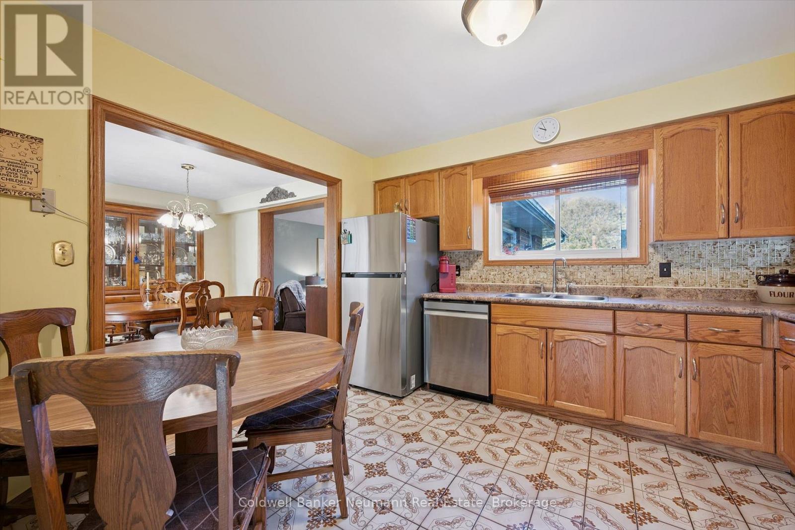 48 Westminster Avenue Property Photo 6