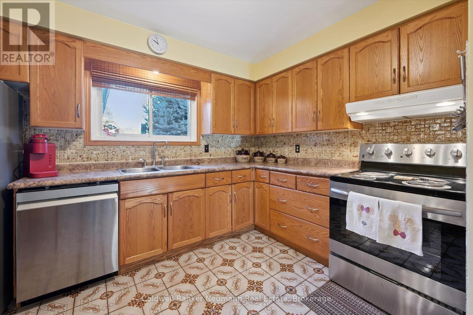 48 Westminster Avenue Property Photo 7