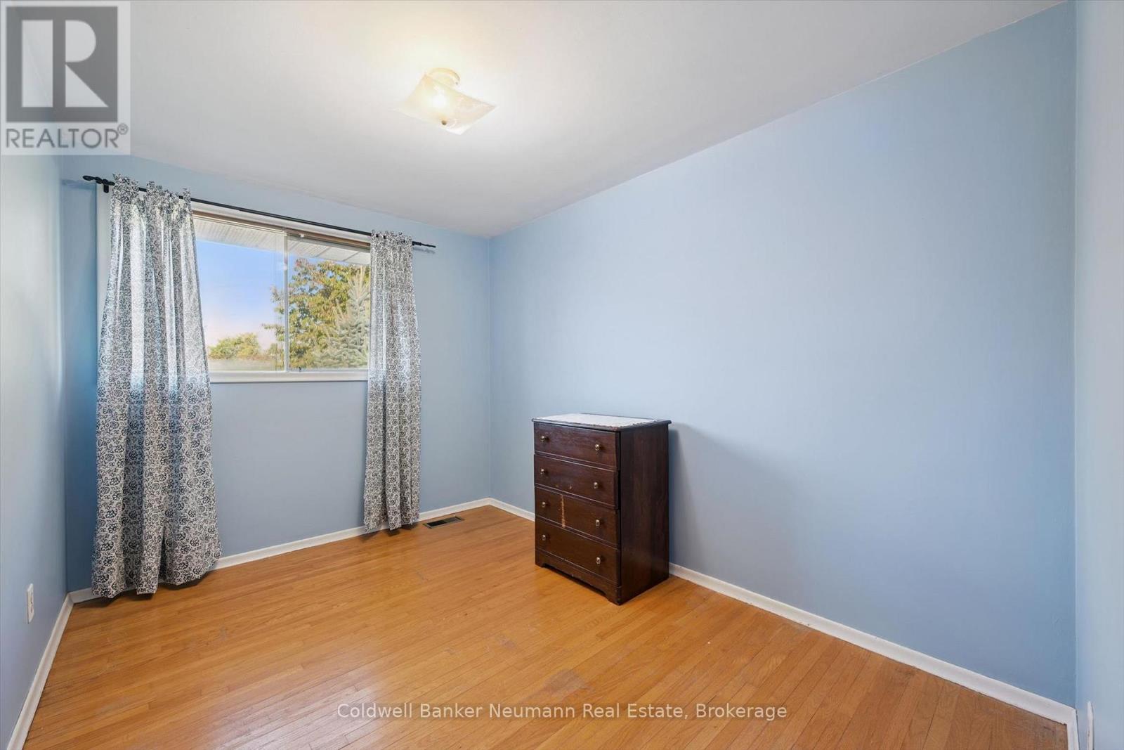 48 Westminster Avenue Property Photo 16