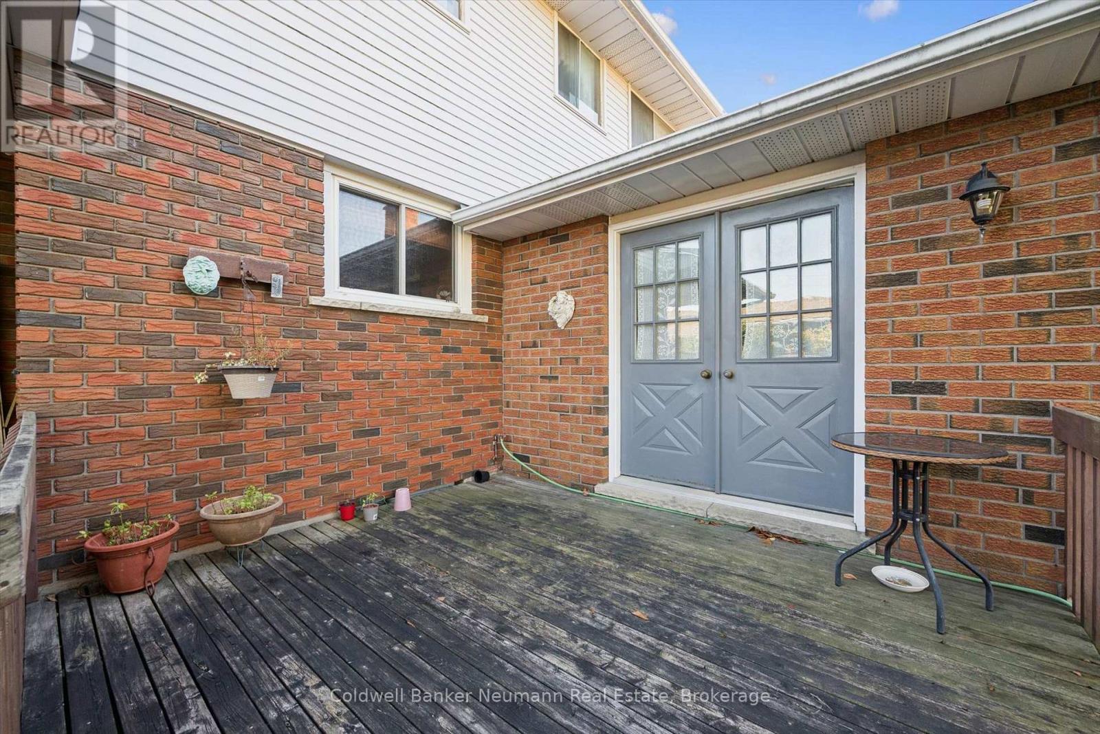 48 Westminster Avenue Property Photo 28