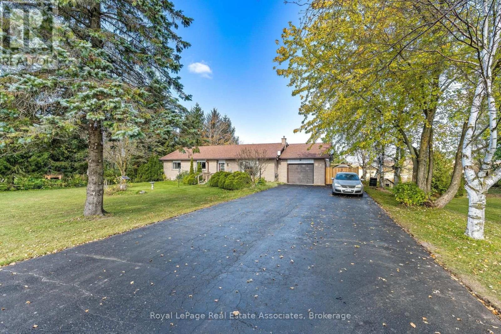585349 County Road 17 Property Photo 4
