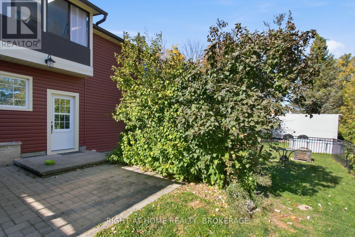 7060 Garner Road Property Photo 7