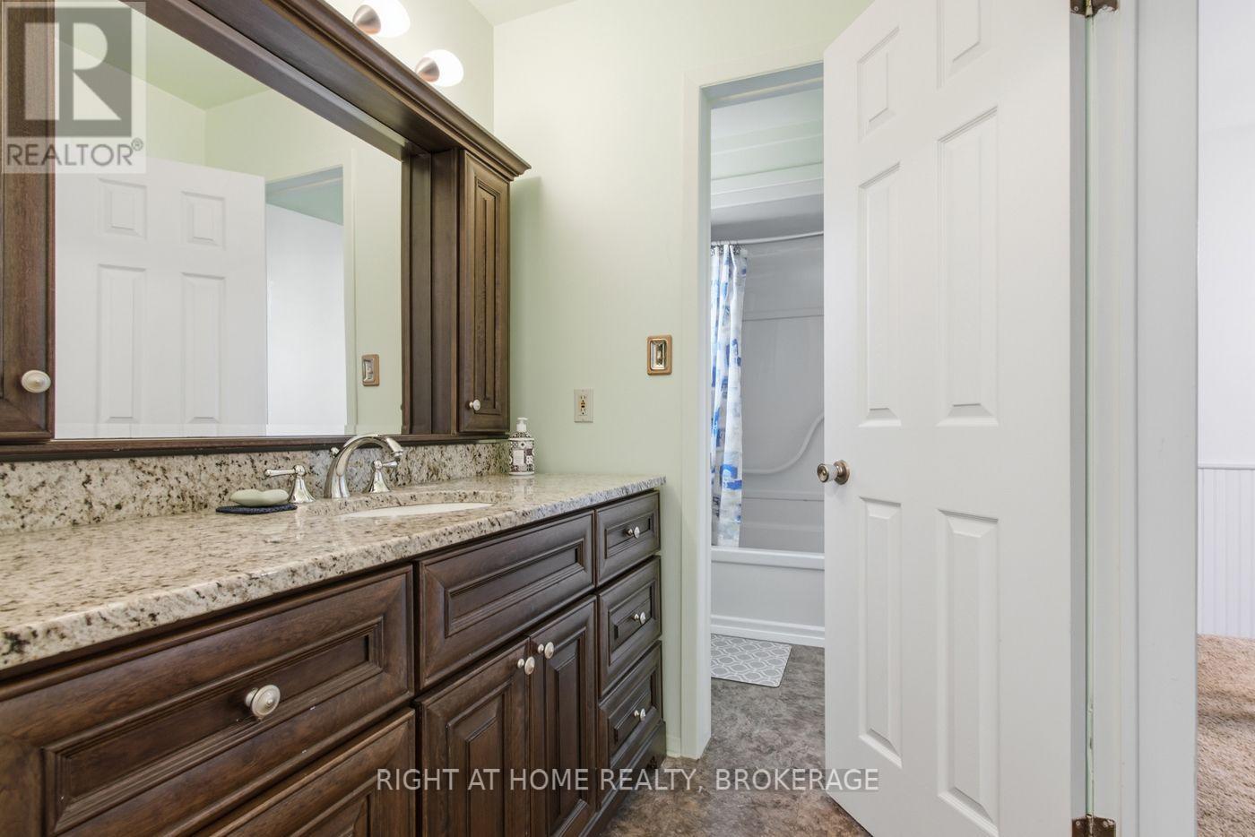 7060 Garner Road Property Photo 16