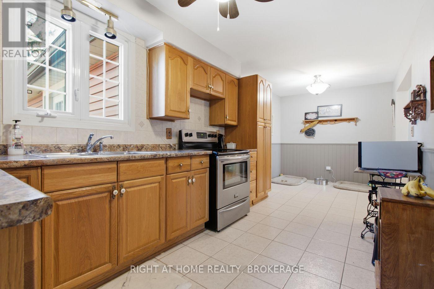 7060 Garner Road Property Photo 32