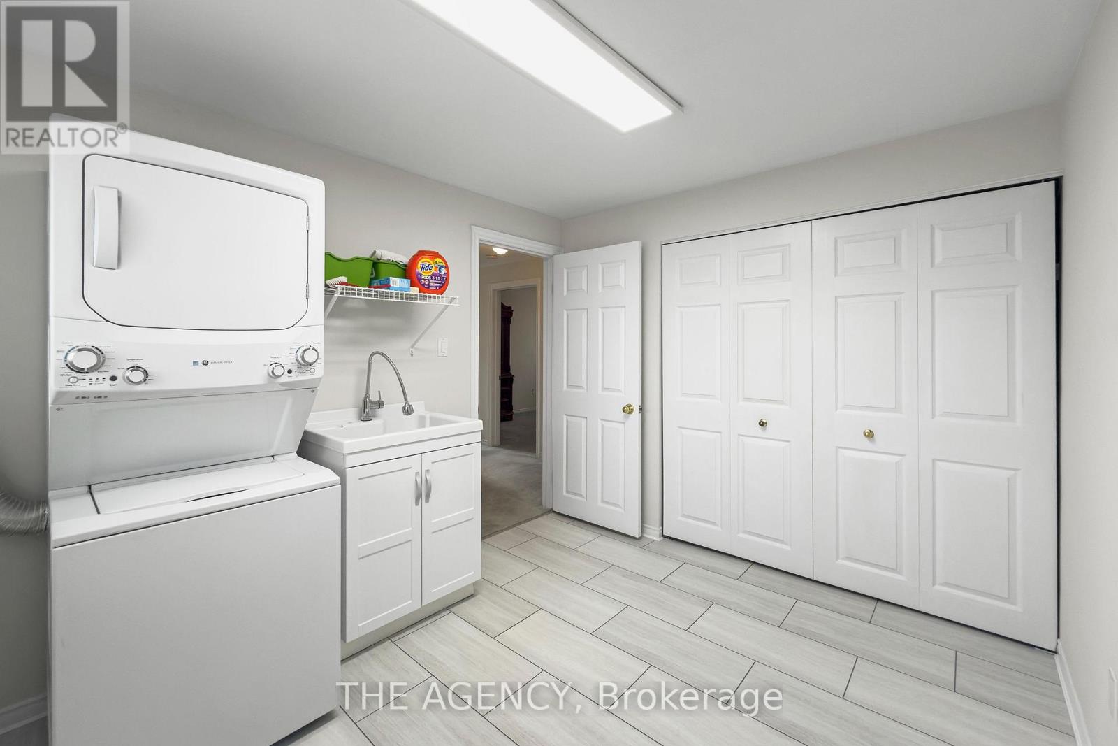 36 Buckingham Drive Property Photo 24