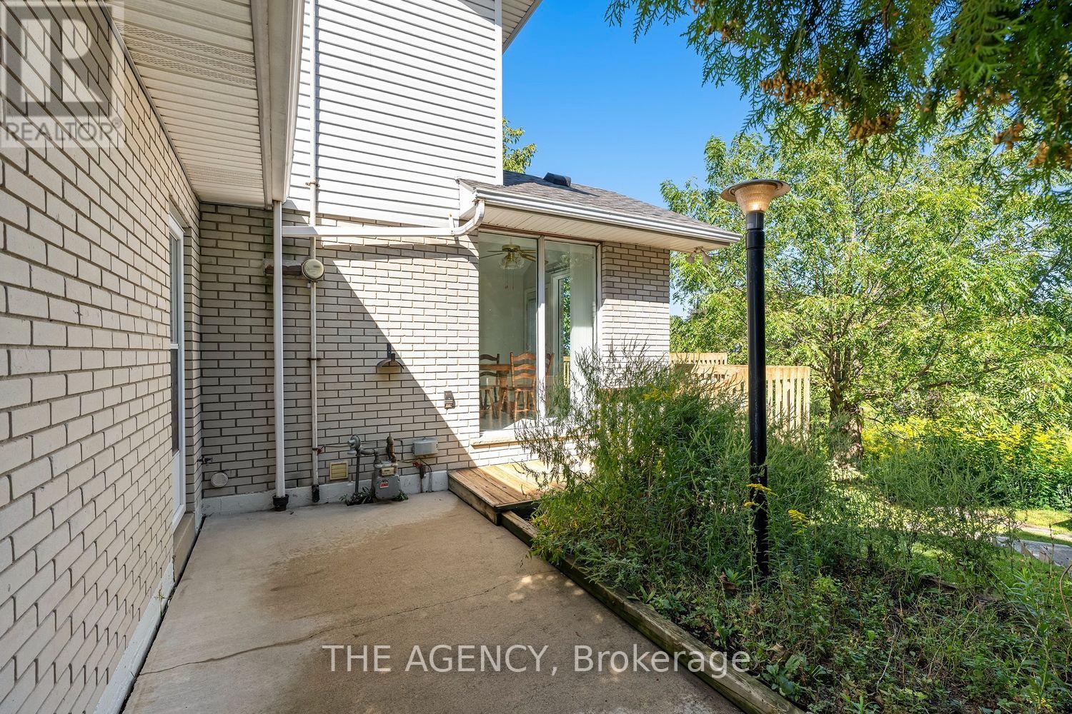 36 Buckingham Drive Property Photo 37