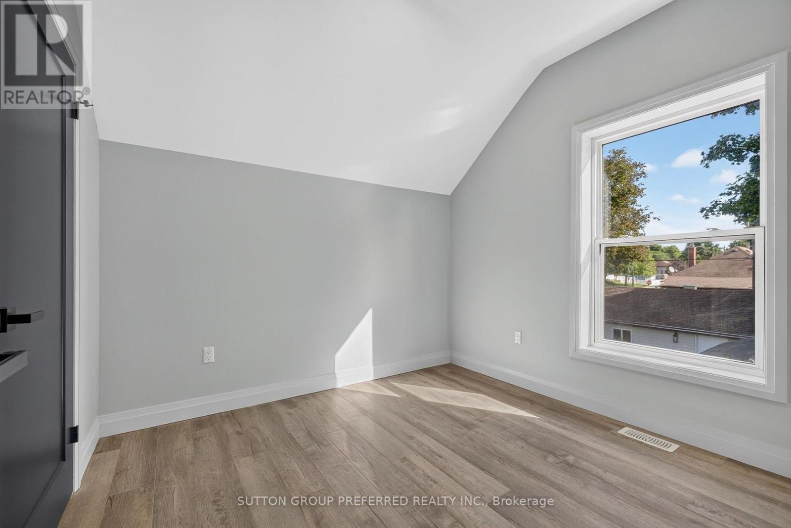 118 Delaware Street Property Photo 24