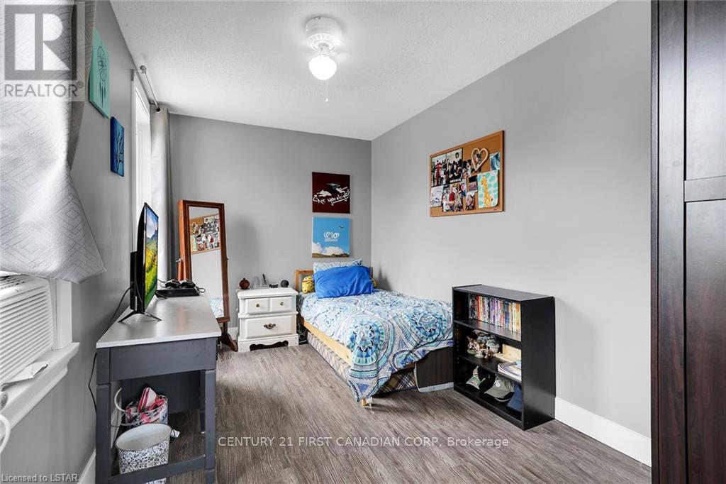 213 Wellington Street Property Photo 9