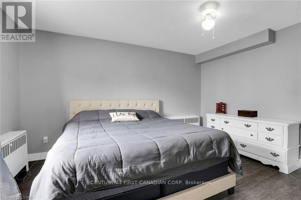 213 Wellington Street Property Photo 15