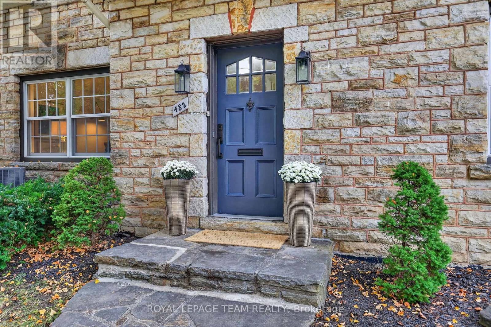 482 Broadview Avenue Property Photo 4