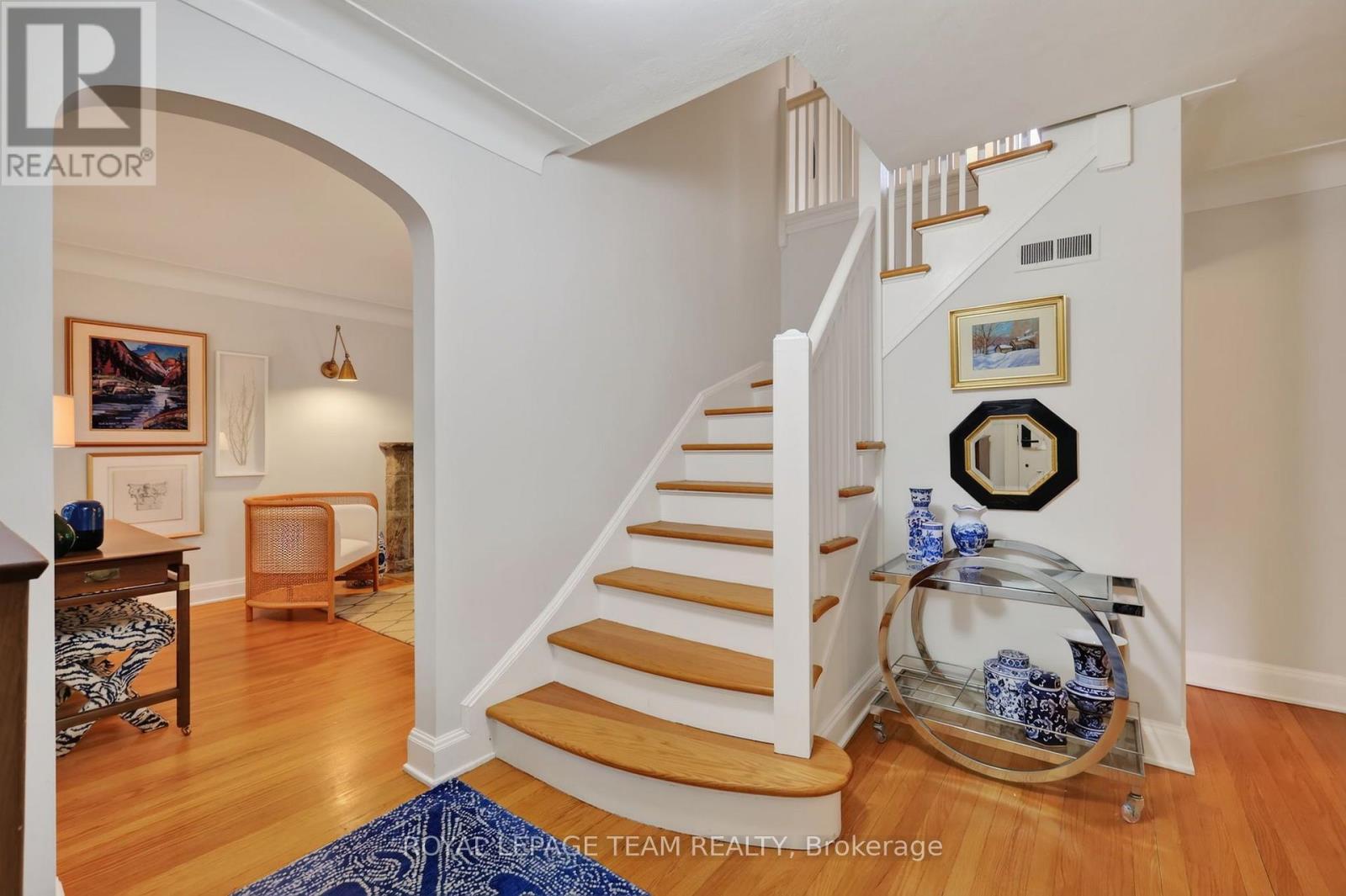 482 Broadview Avenue Property Photo 6
