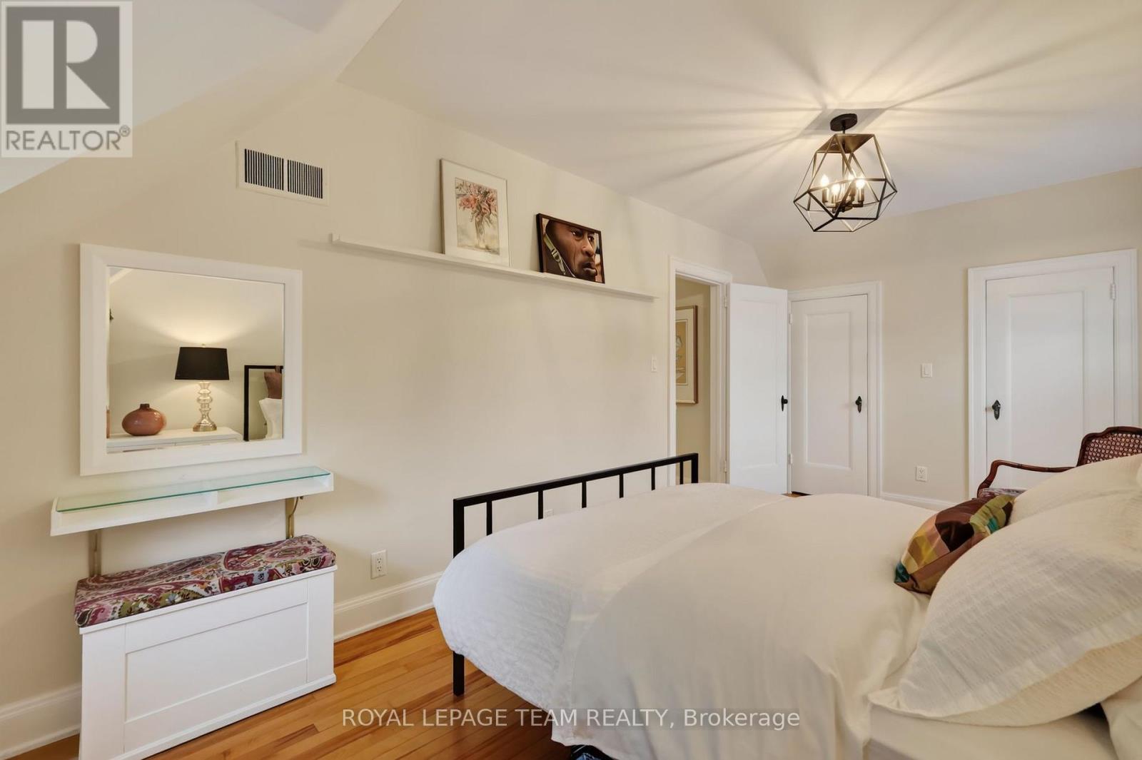 482 Broadview Avenue Property Photo 26