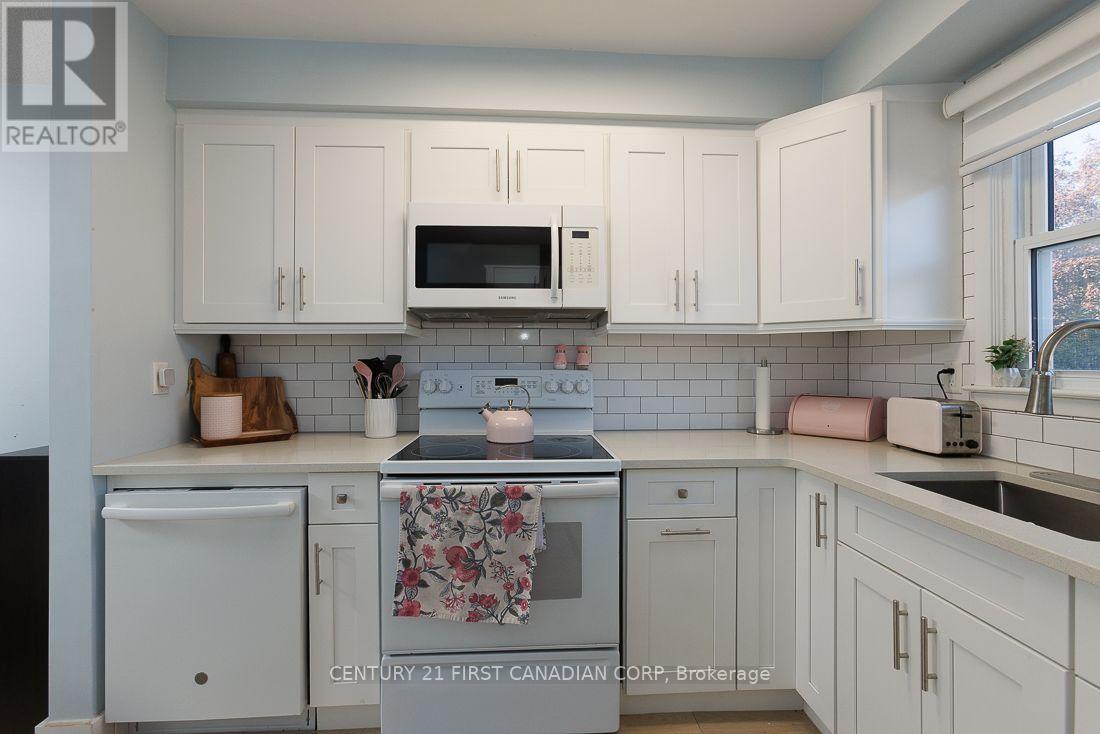 13 - 1104 Southdale Road E Property Photo 11
