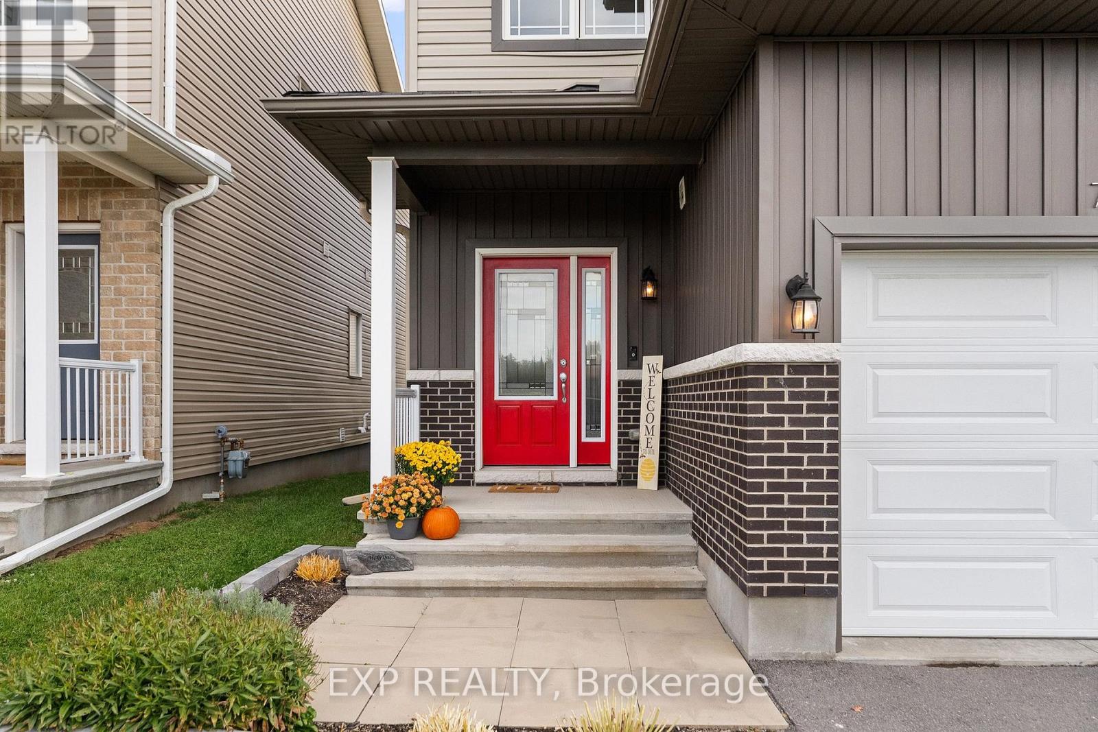 76 Vimy Ridge Crescent Property Photo 3