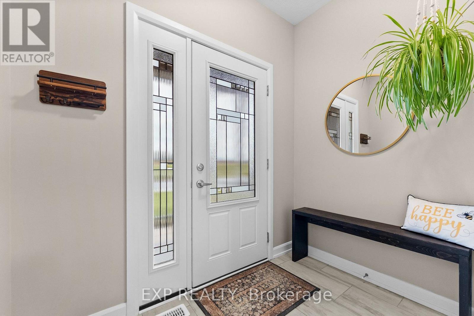 76 Vimy Ridge Crescent Property Photo 4