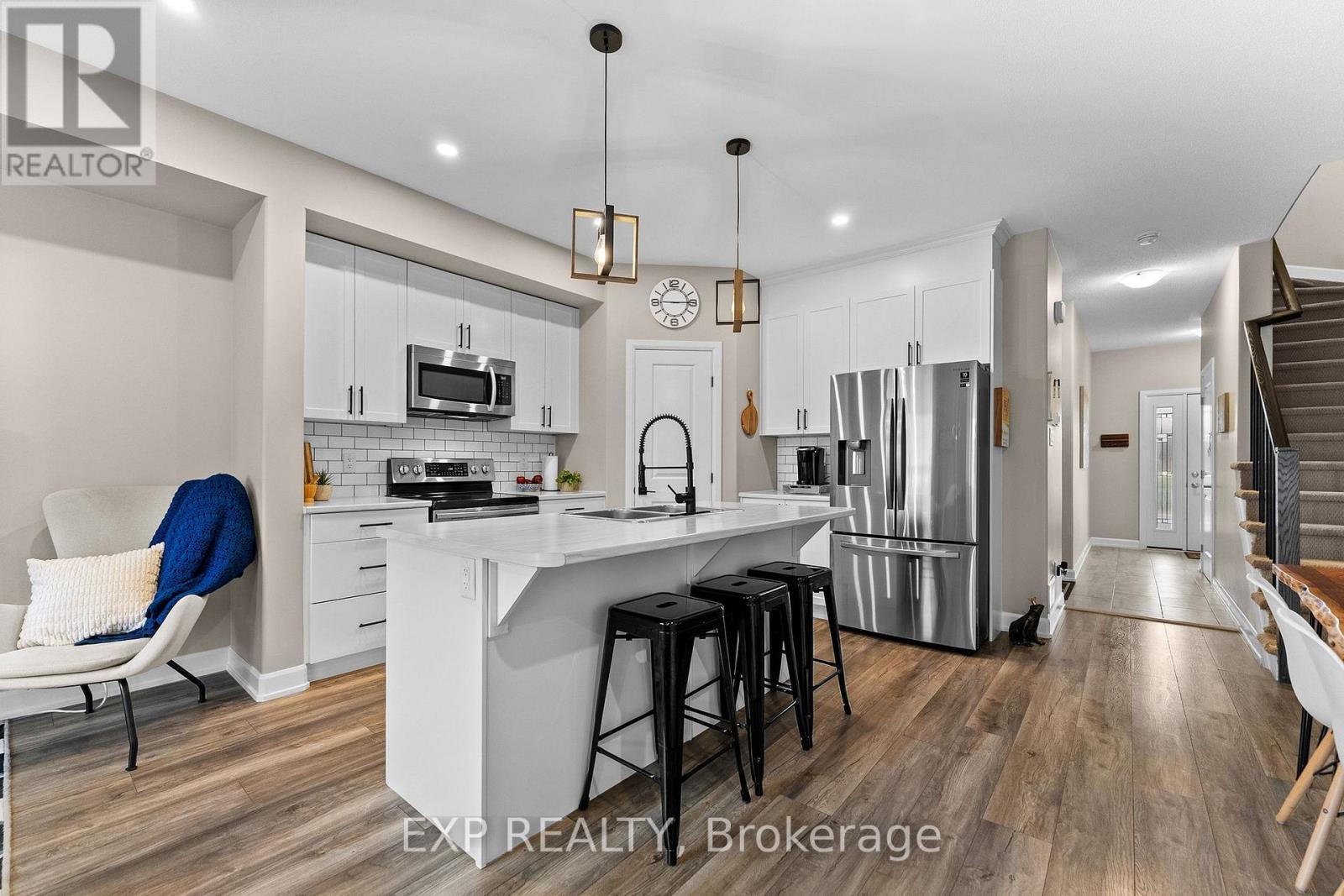 76 Vimy Ridge Crescent Property Photo 9