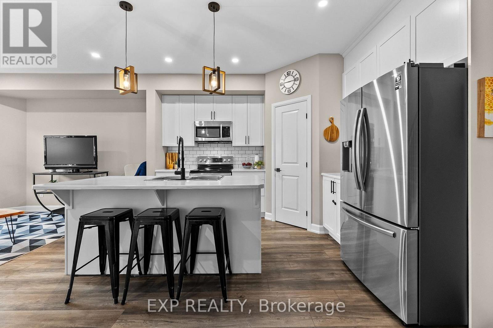 76 Vimy Ridge Crescent Property Photo 10