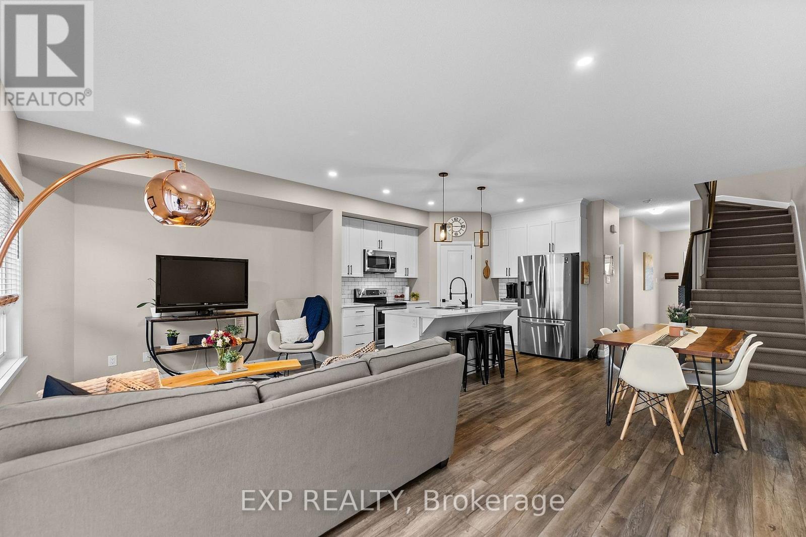 76 Vimy Ridge Crescent Property Photo 15