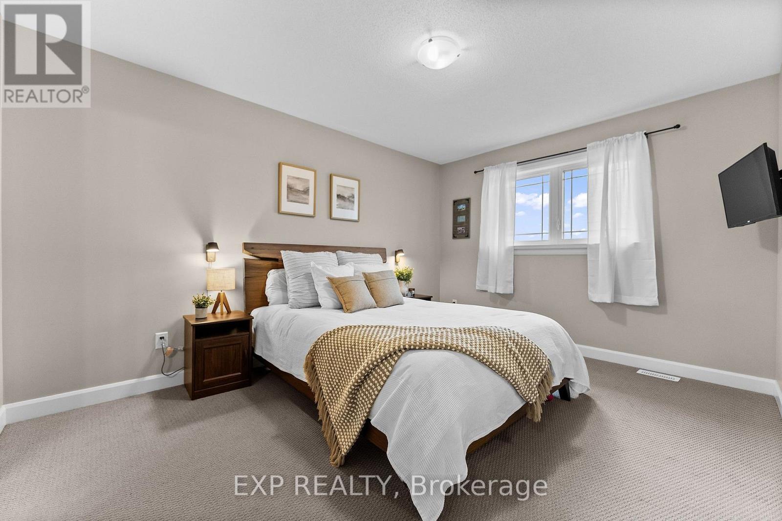 76 Vimy Ridge Crescent Property Photo 21