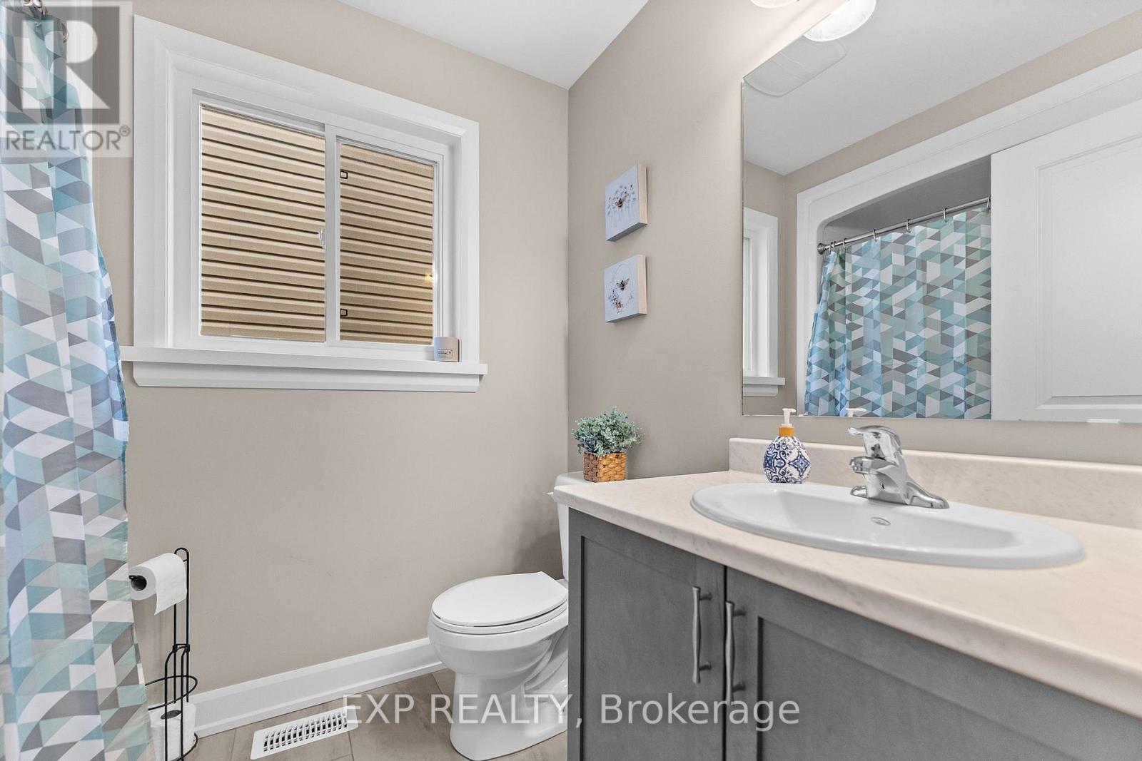 76 Vimy Ridge Crescent Property Photo 26